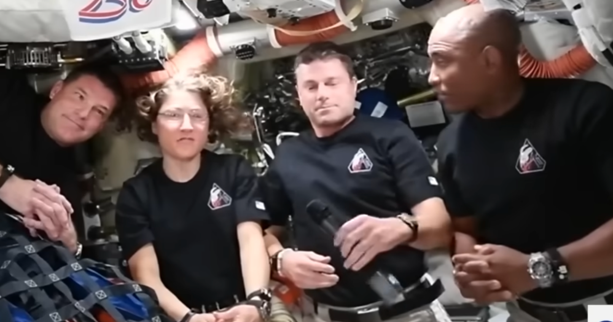 Trump’s Call With Astronauts Gets Out-Of-This-World Weird After Awkward Hiccup