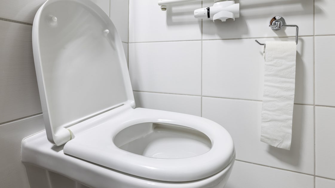 Here's What Color Your Pee Should Be (And It's Not The What You Might Be ...