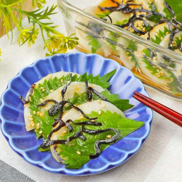 【大葉があったら試してください】ささみ・大根・トマトが絶品メニューに！リピート確定の「大葉漬け」レシピ3選