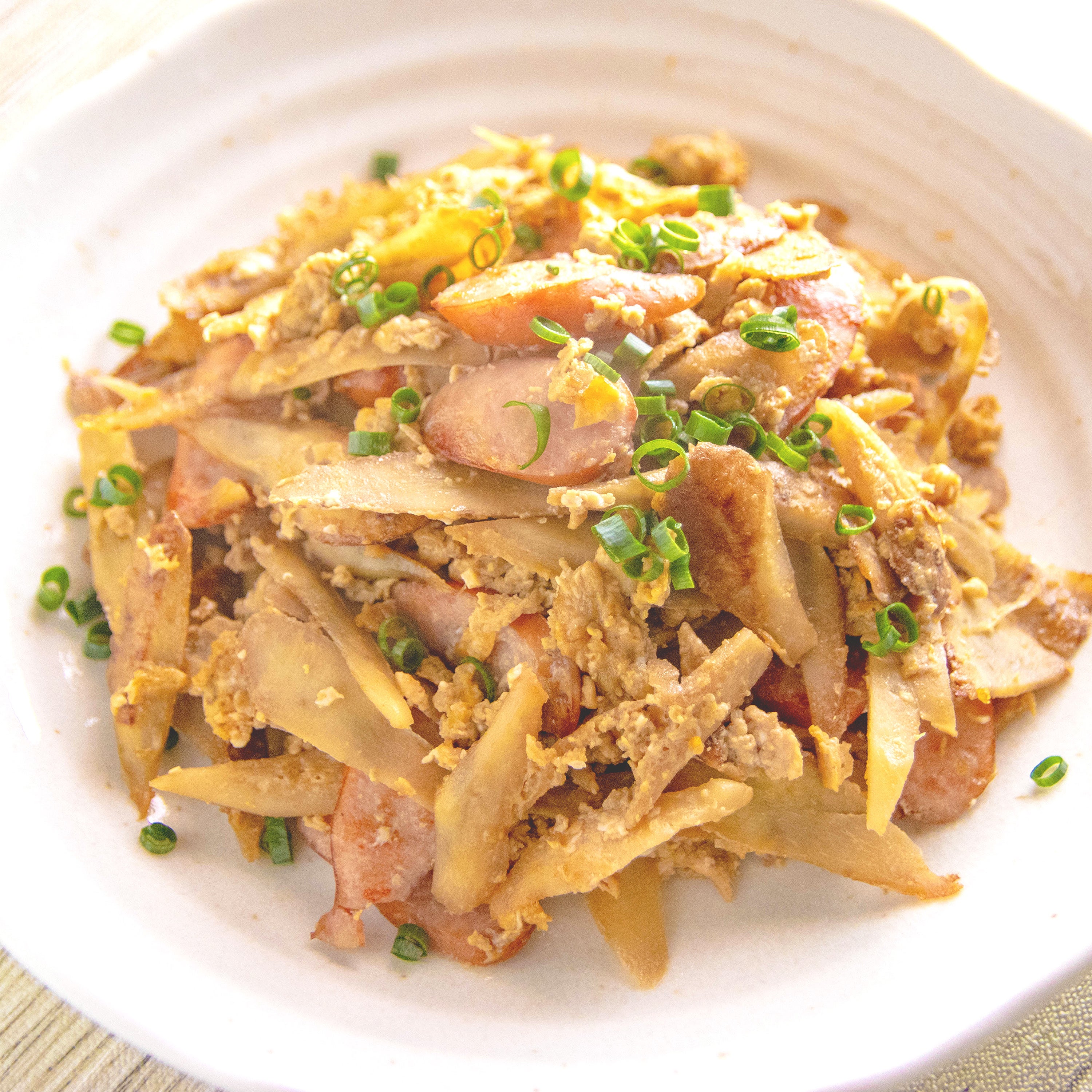 【やわらかくて軽やか】春〜初夏だけの新ごぼう。ウインナーのうまみが染みる、シャキふわ卵炒め