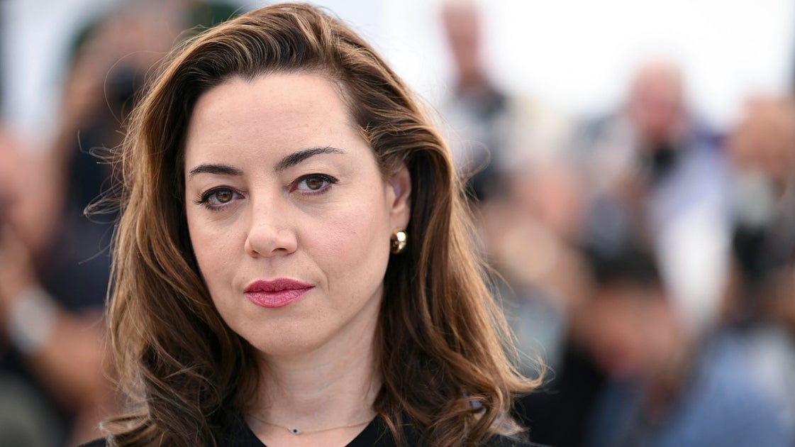 Reactions To Aubrey Plaza’s Pregnancy News Reveal Sad Truth About Widows
