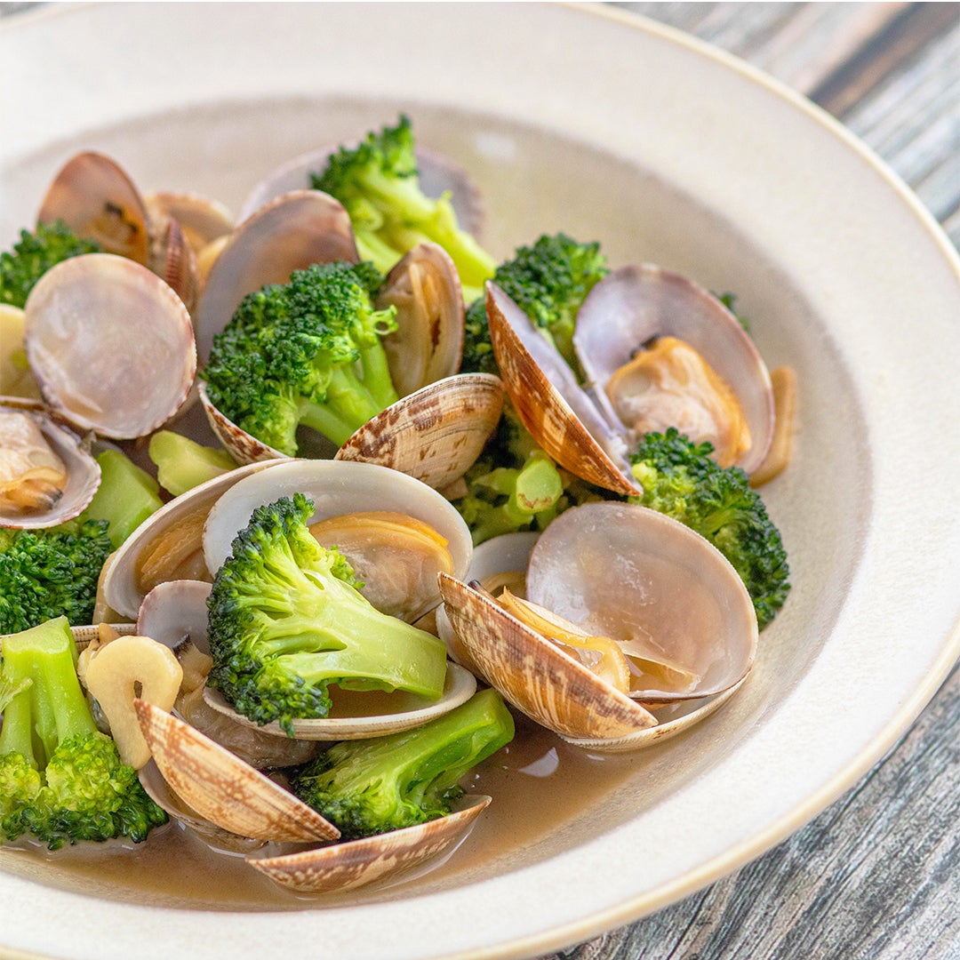 あさりだけじゃもったいない！ブロッコリーと合わせる、うま味じゅわっと酒蒸しレシピ
