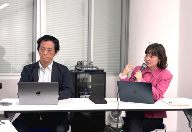 エネルギーアナリストの大場紀章さん（左）と、SFOCのレイス・永林紗さん（右）