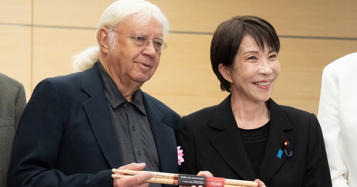 Japanese Prime Minister Fangirls Out While Meeting Members Of Deep Purple