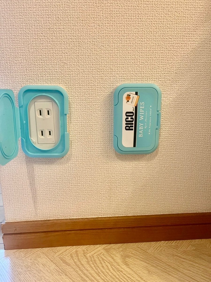 ハイハイ期の赤ちゃん“コンセント対策”、身近なグッズの再活用に「その手があったか！」「斬新すぎる」と大反響