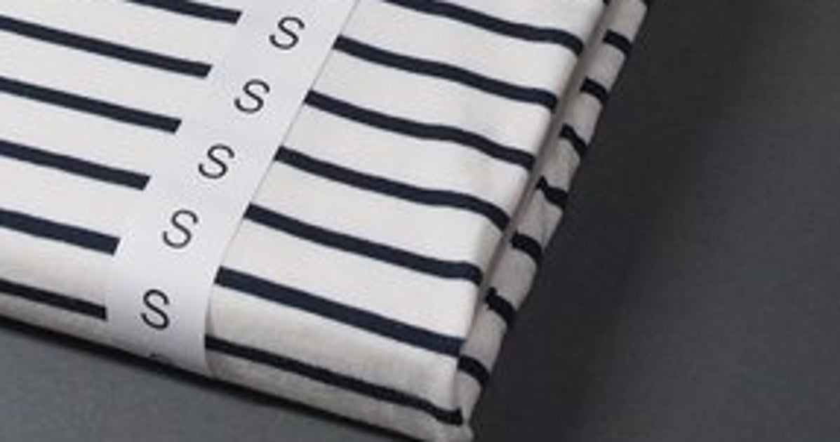 「本が山積み」の部屋がアパレルショップに即変身！遊び心いっぱいのブックカバーに「これほしい」の声続出