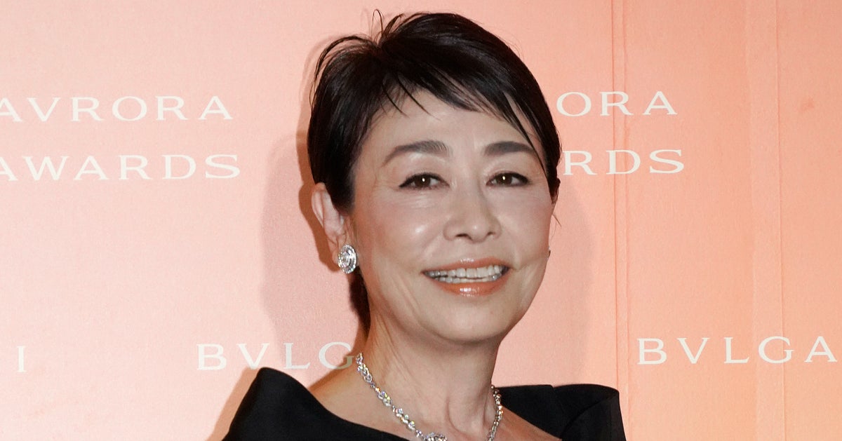 安藤優子、ユニクロを使った“デニムコーデ”が品があって素敵。　「爽やかで好印象」「大人の定番スタイル」の声
