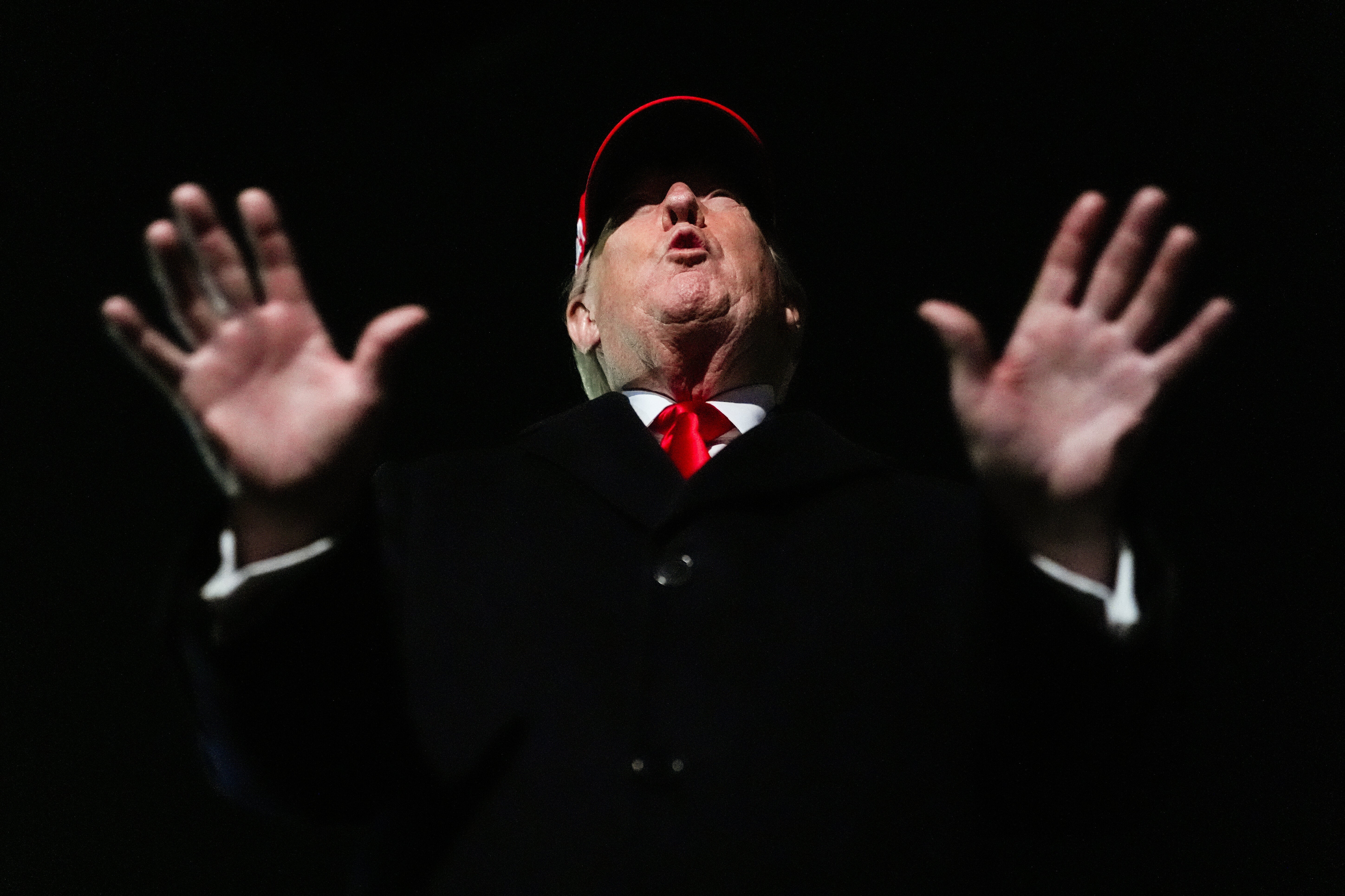 BBC Expert Pinpoints The Reason Why Soaring Oil Prices Are So Bad For Donald Trump