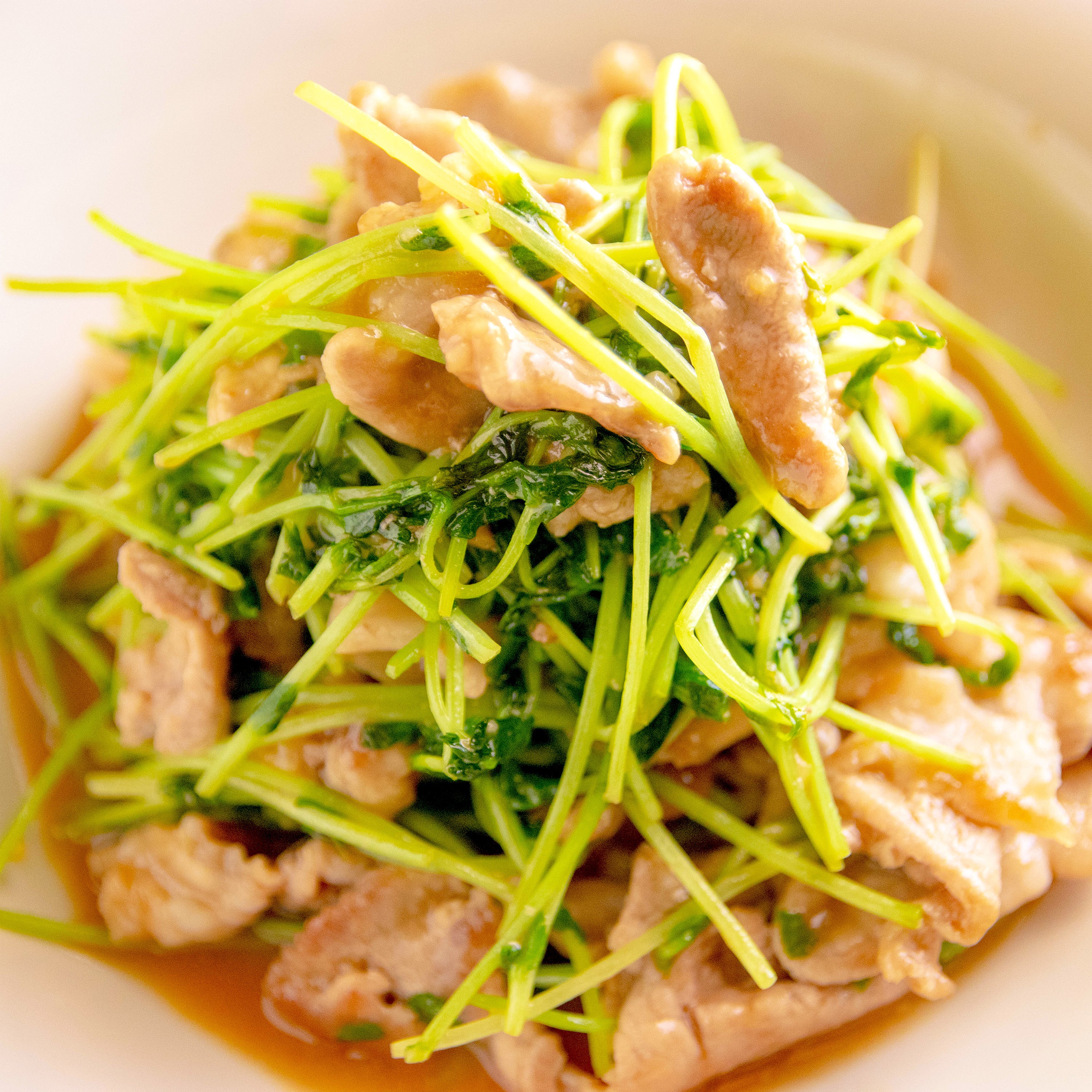 【豆苗が万能すぎる】安いのに満足感すごい……豚肉×バターでコスパ抜群の絶品レシピ（10分）