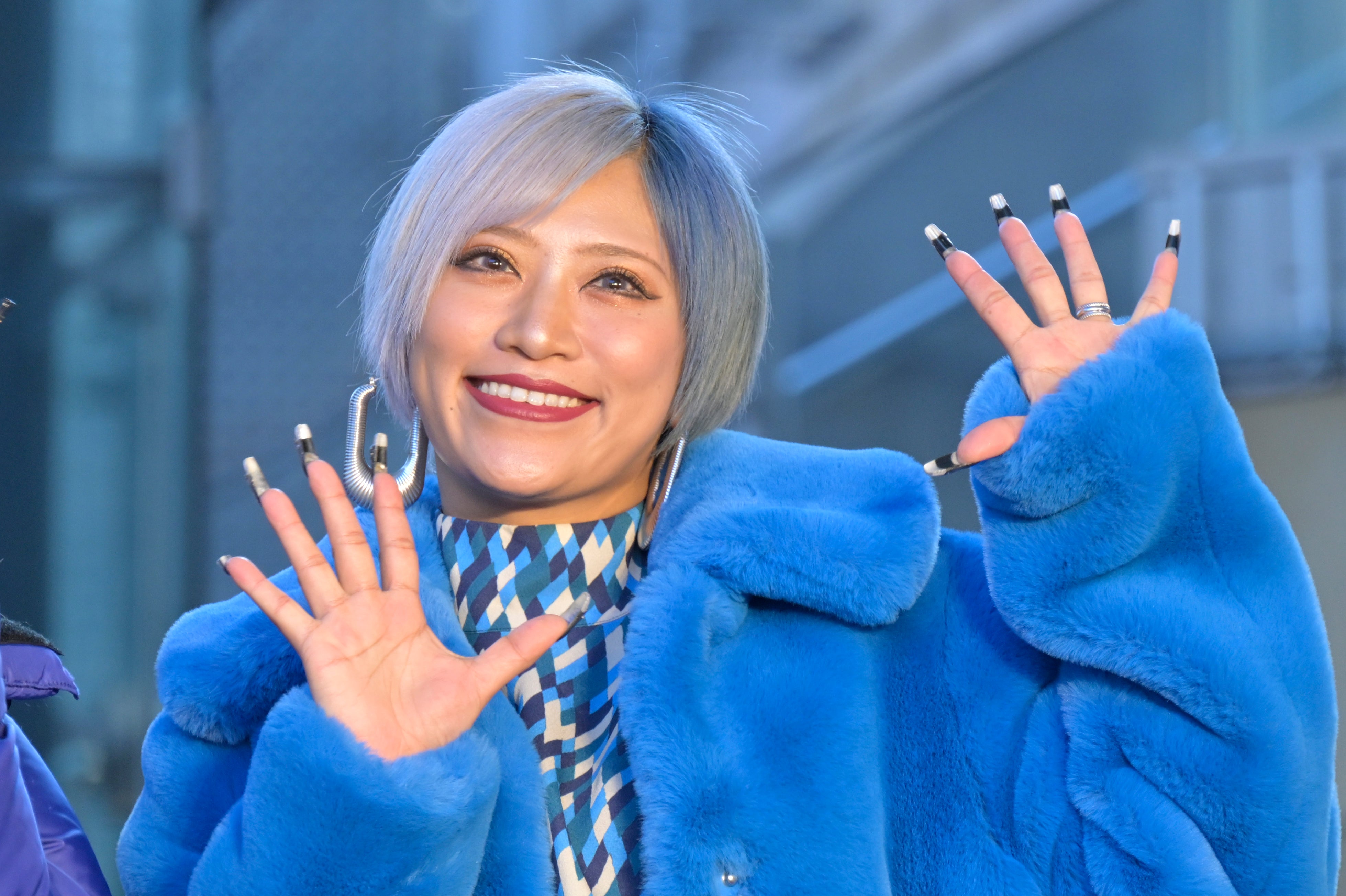 ぱーてぃーちゃん信子、入学式コーデに個性が光る⇨高校入学に「勇気もらえた」「楽しい学校ライフを！」の声