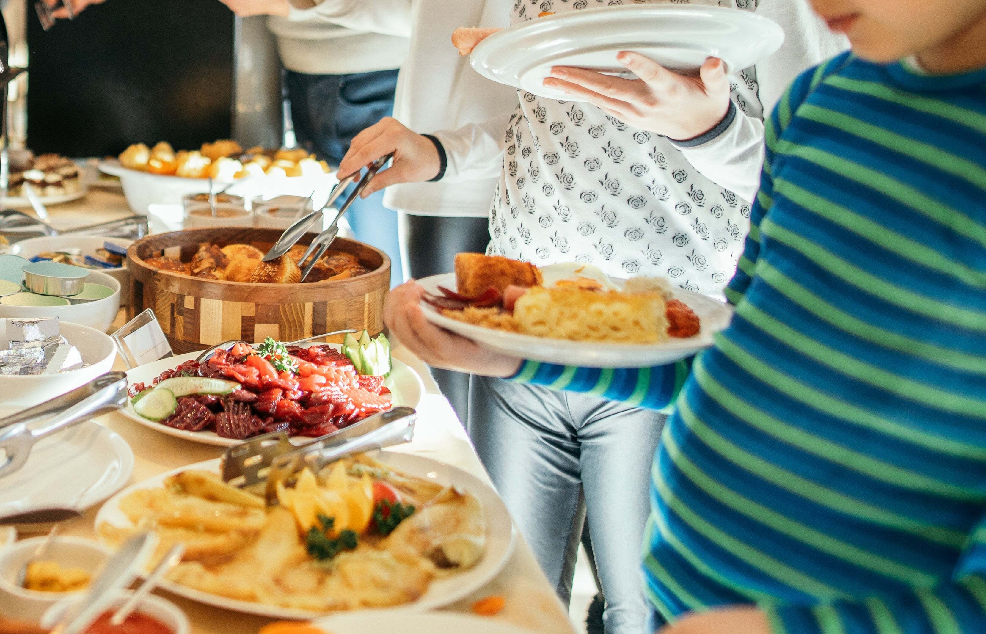 「初心者すぎる」初めてビュッフェに挑戦した息子さんのチョイスが話題に「逆に達観したプロみある」「伸び代しかない！」