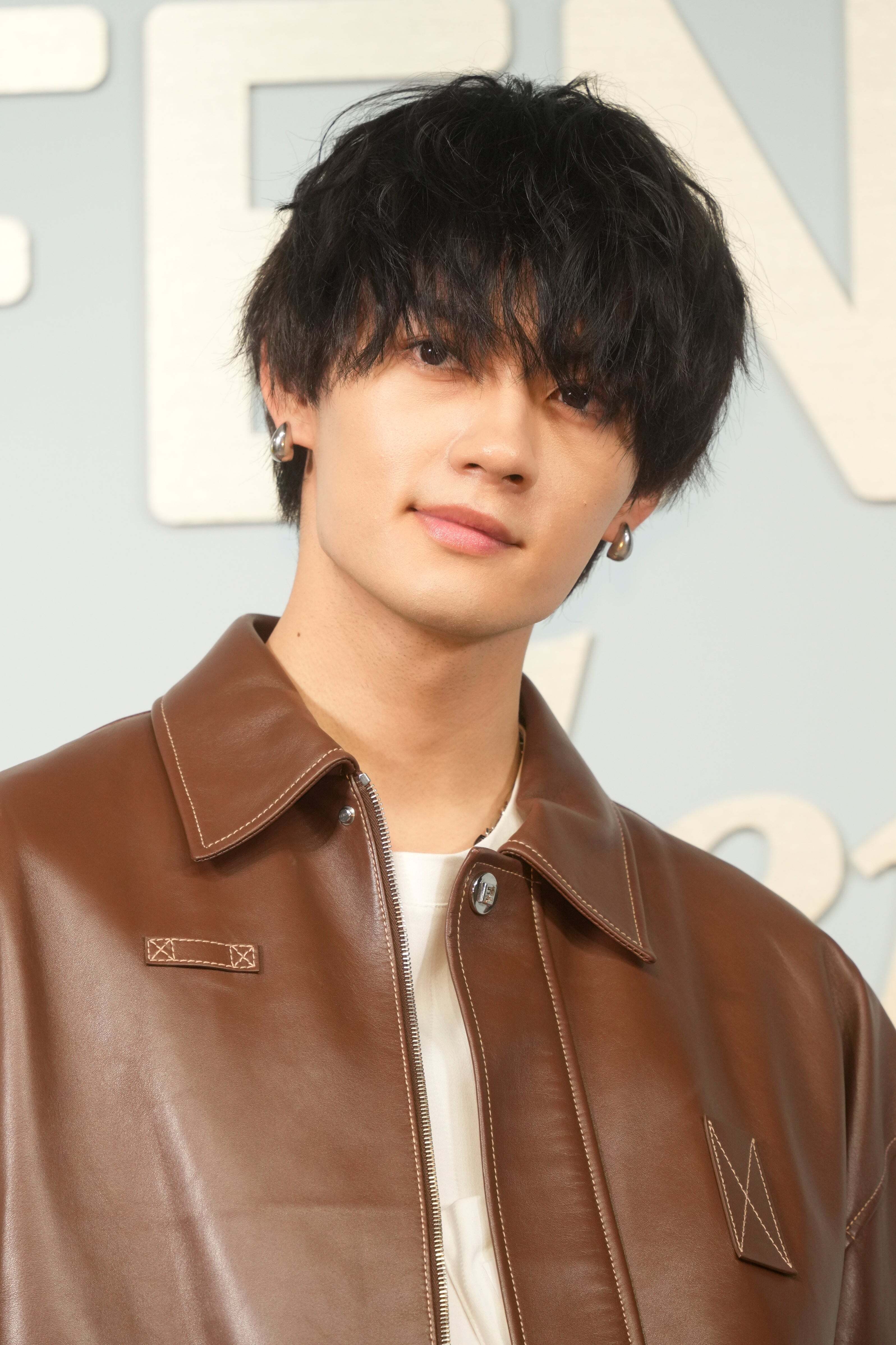 佐野勇斗、大型バイクにまたがる姿を公開「やっぱハーレー系似合うねー」と話題に