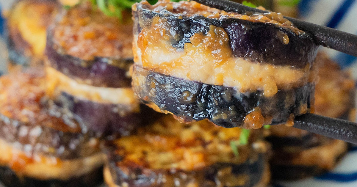 【なすと鶏ひき肉で優勝おかず】箸が止まらない！絶品なすの挟み焼きレシピ