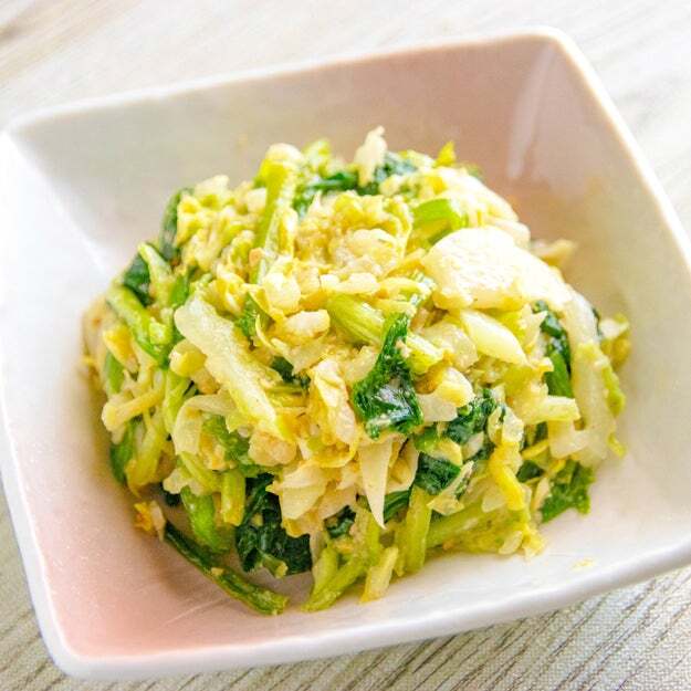 【ほうれん草とキャベツと】レンジ4分！ごまみそで和えるだけで、野菜が驚くほど消える…