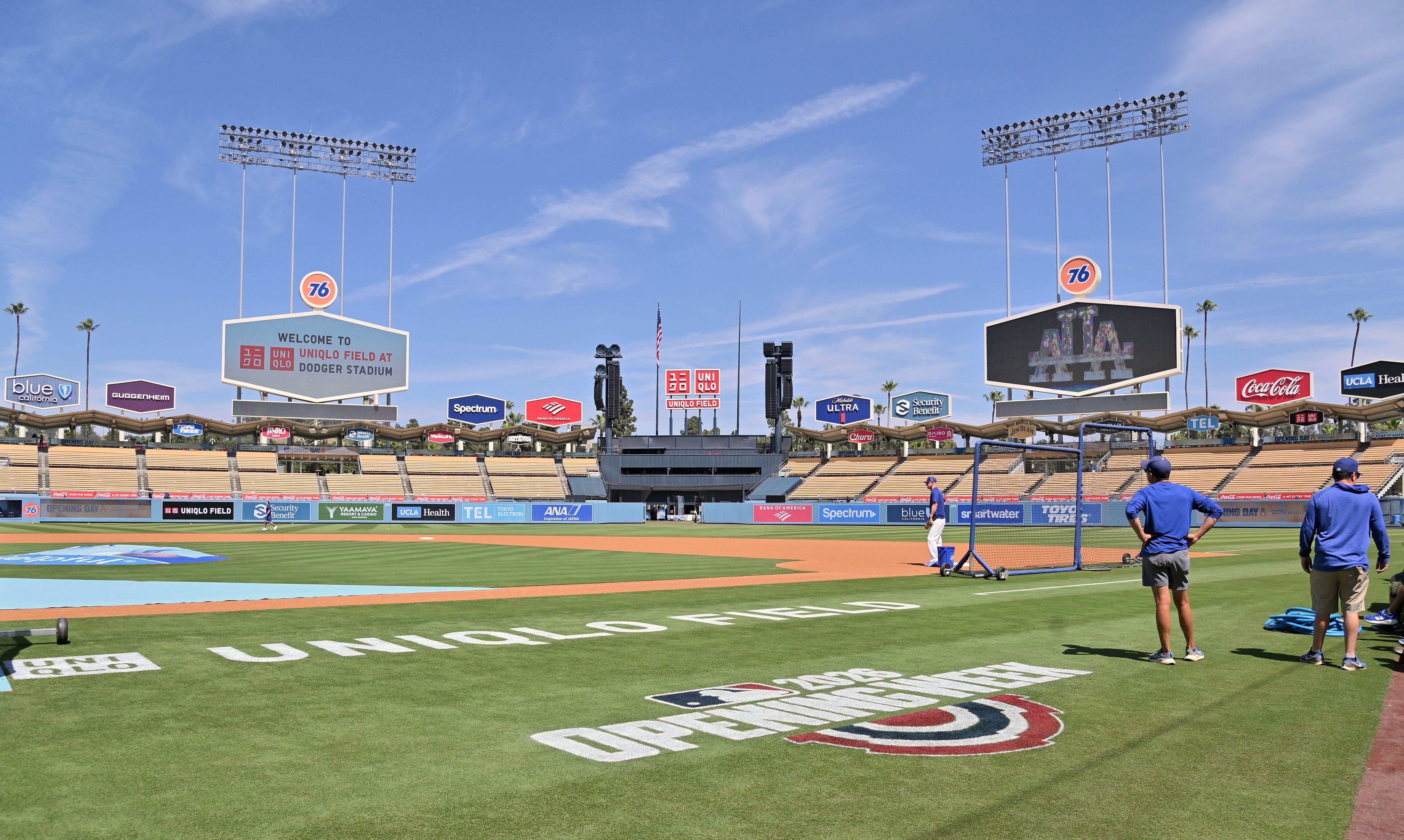 ドジャース×ハローキティの“限定グッズ”が欲しすぎる。記念カップやバケツに「オンラインで売って」の声