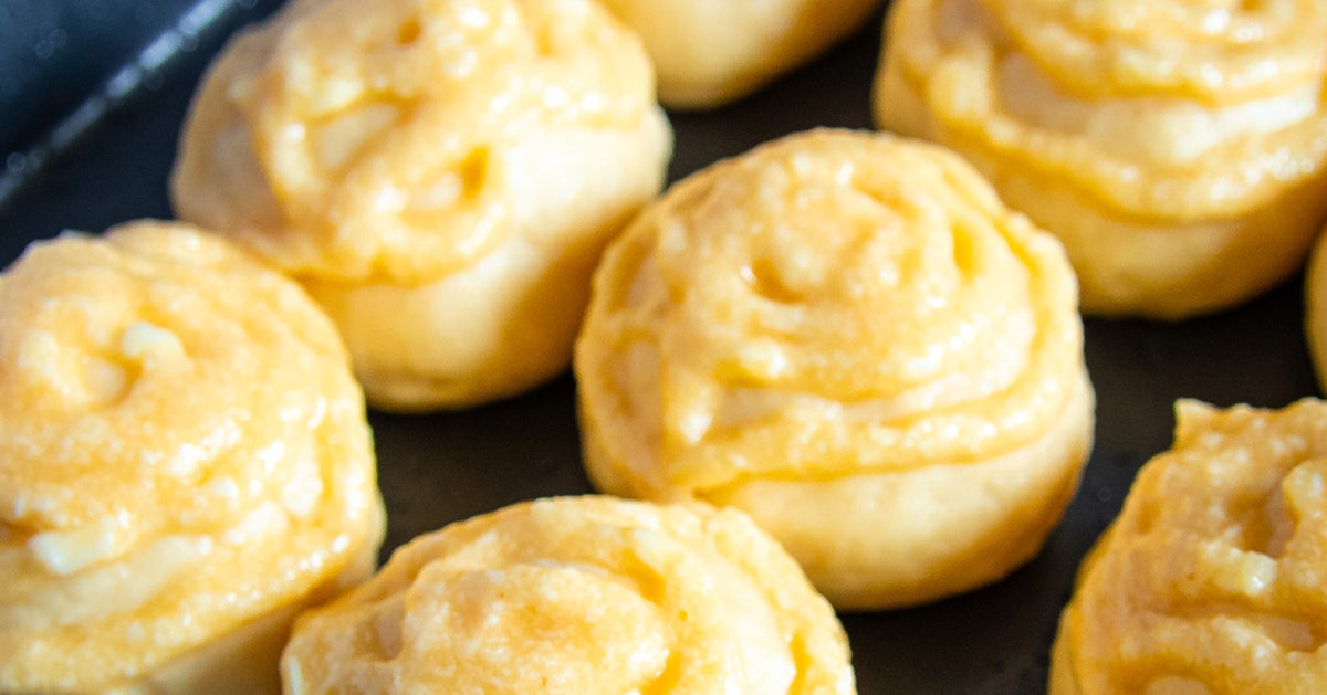 【くるくる絞って焼くだけ！】無限にちぎりたくなる…ホットケーキミックスで簡単に作れる、メロンパン風ちぎりパン