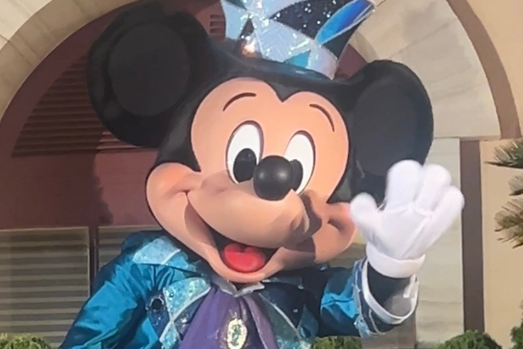 「リピート確定」「お気に入り」ディズニーシーの『25周年記念スイーツ』美味しい物がてんこ盛りで、贅沢感たっぷりなの！