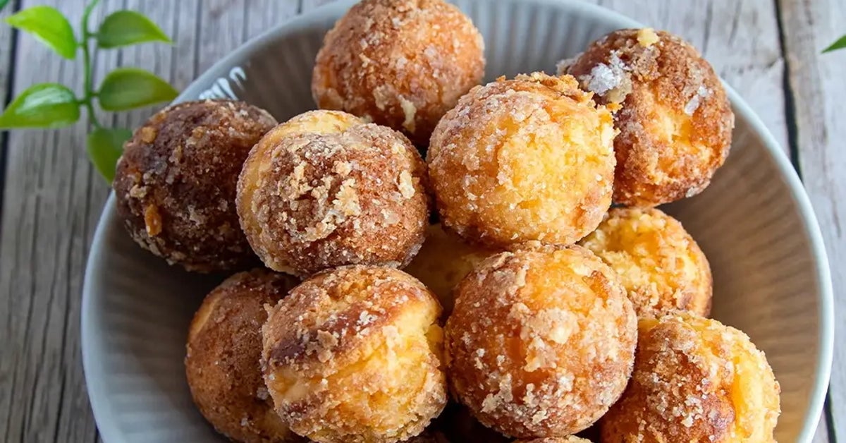 【ホットケーキミックスこう使えば大当たり】外側のシャリシャリ食感がたまらない！焼けたそばからなくなっちゃう、簡単おやつレシピ