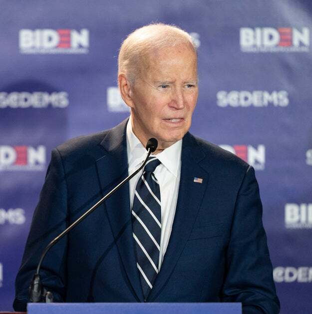 サウスカロライナ州コロンビアで演説するジョー・バイデン前大統領（＝2026年2月27日撮影）