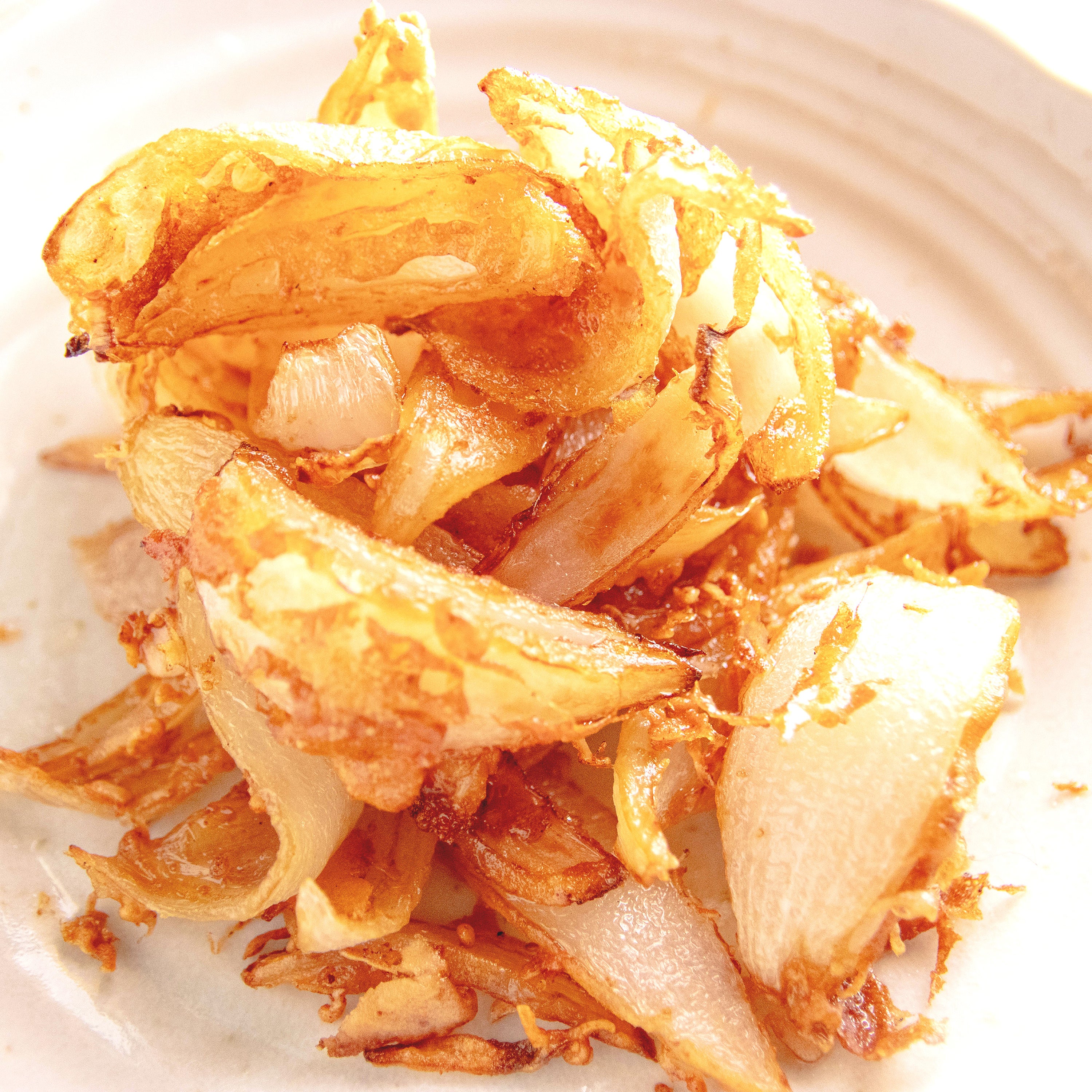 【新玉ねぎ、揚げたら別物】中から甘みがあふれる…にんにくしょうゆのとろ甘唐揚げレシピ