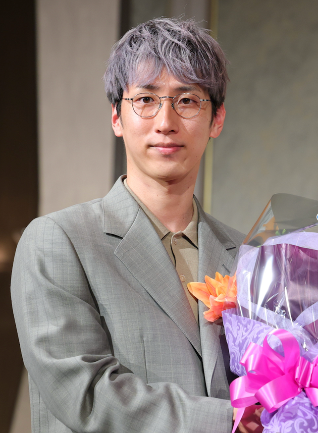 朝井リョウさん