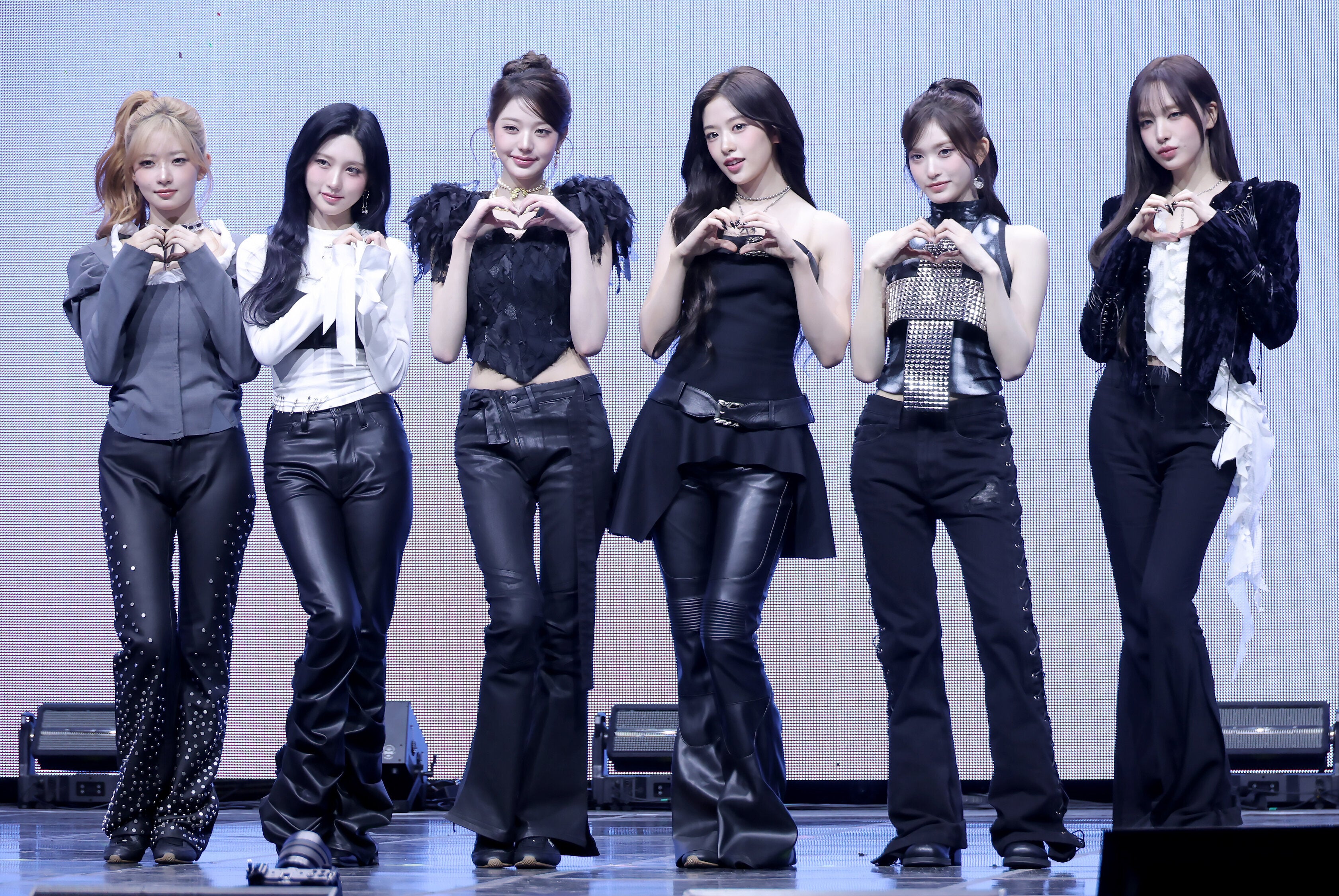 ホラー漫画界の鬼才、人気韓国アイドルグループのジャケットを描き下ろし⇨「可愛いのに怖い」「神コラボ」と反響