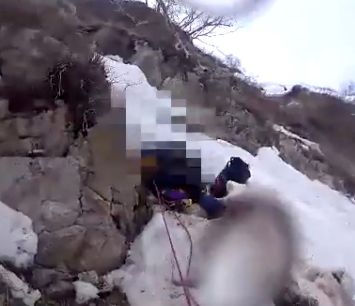 「落石！」絶叫の直後に巨大な塊が…長野で震度5強、その時“山で救助中”だった県警。記録映像に「怖い」「命懸け」