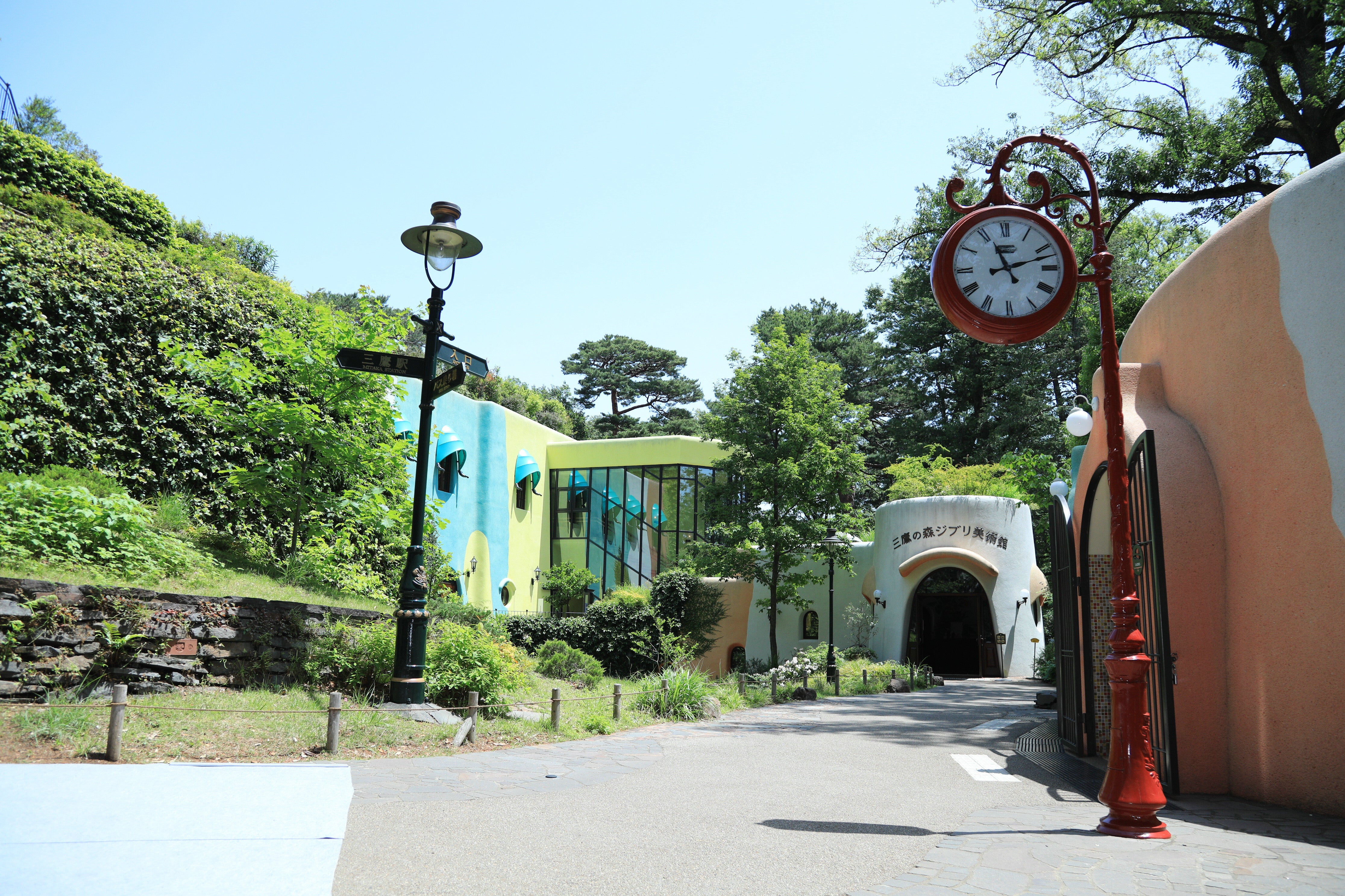 ジブリファンの手編み「美術館バッグ」が天才すぎる。細部のこだわりに「す、すごすぎます！」と絶賛の声