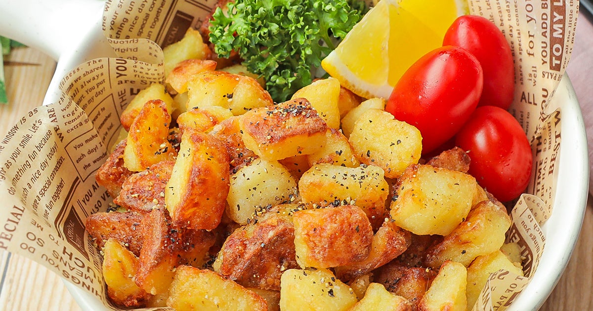 【じゃがいも、この味付けで1袋あっという間になくなります】ポテトフライに負けないおいしさ...！カリっとホクホクの人気おかずレシピ