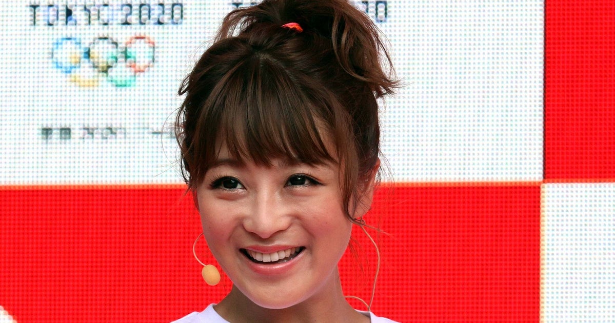 鈴木奈々、渋谷で益若つばさからスカウトされた“思い出の書店”再訪⇨「知らなかった」「全ての始まりの地ですね」