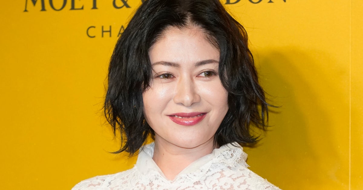 真木よう子、0歳第二子との2ショットを公開→「きれいなドロップキック」「かかと落とし」と話題に