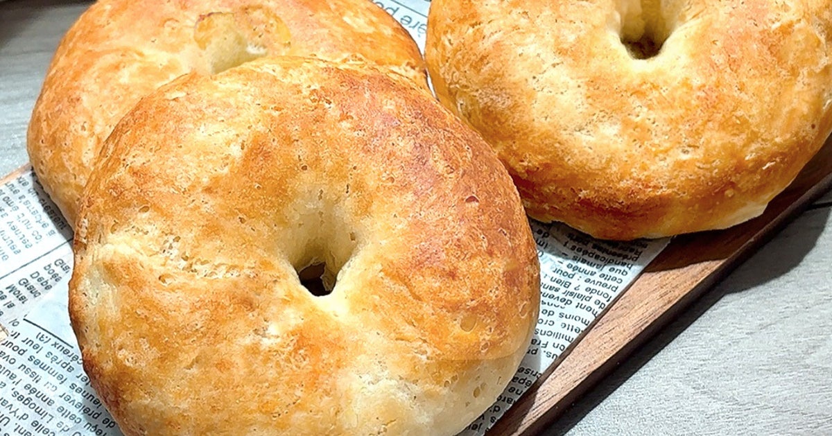 【ホットケーキミックスが大変身】発酵なしでベーグルが完成！パン作りのハードルが下がる、簡単ベーグルのレシピ