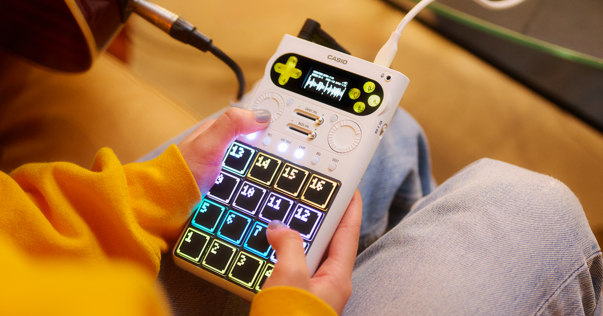 「カフェで作曲しても恥ずかしくない」電卓みたいな電子楽器「SXC-1」をCASIOが5月28日発売