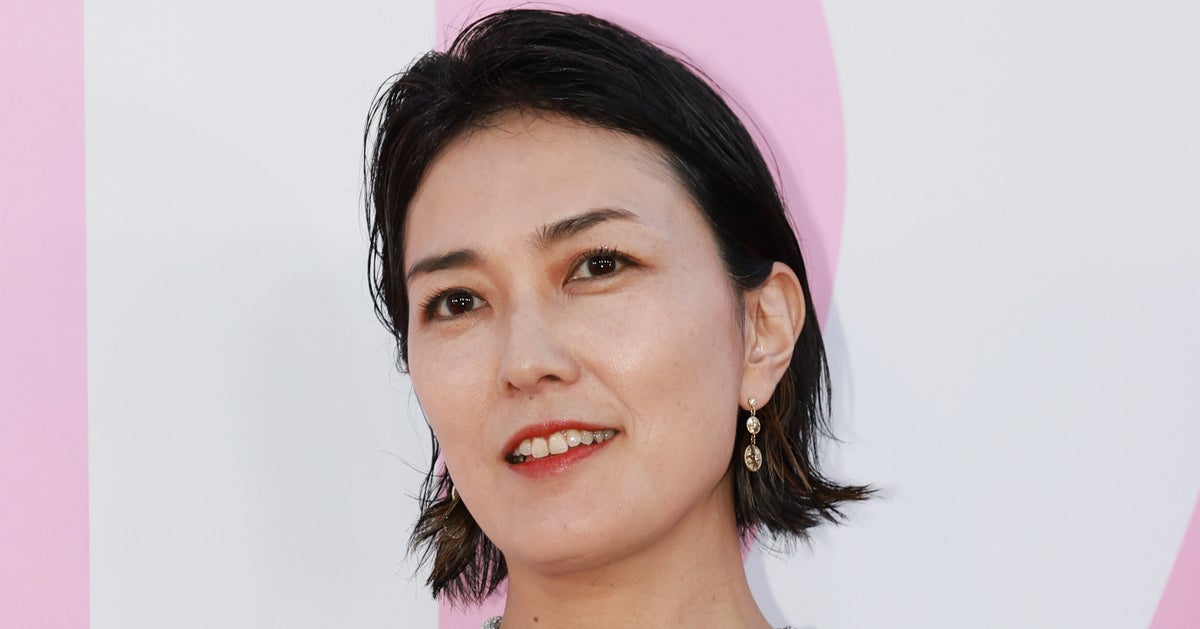 板谷由夏、自宅ガーデニングで咲いたモッコウバラなどの花を公開。「癒される」「春を感じます」
