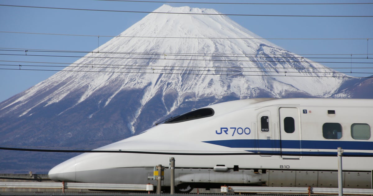 新幹線や東京タワーが銀貨に！「昭和100年」を記念した“純銀プレミアム貨幣”発行。申し込みはいつから？入手方法は？