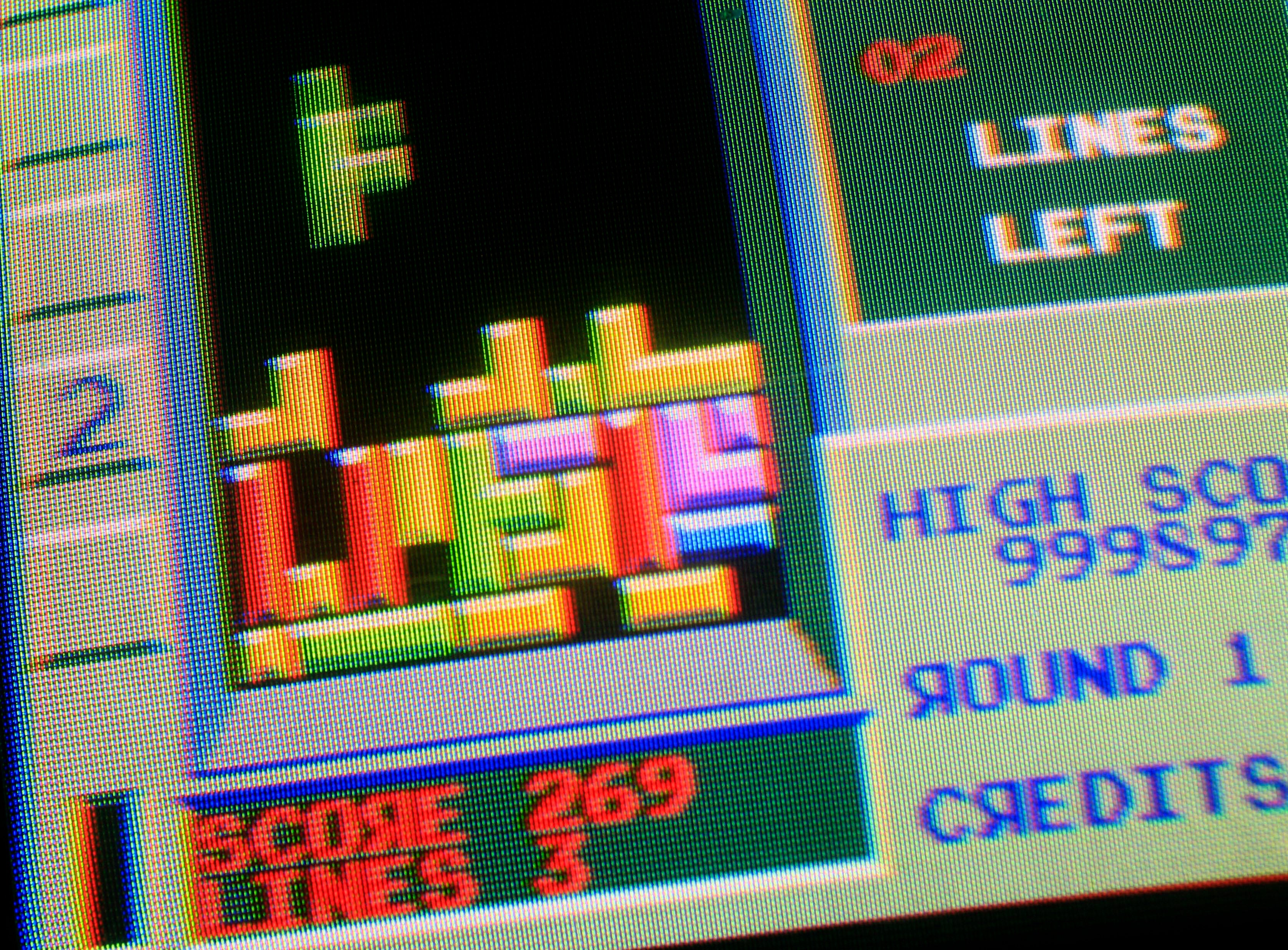 「テトリス」がボードゲームになって登場。どうやって遊ぶの？ブロックを実際に