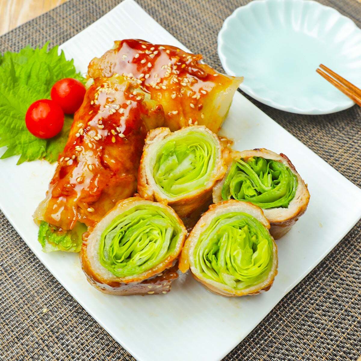 【レタスひと玉使い切り】おかわりが止まらない...！軽いのに満足感たっぷりな、レタスが主役のおかずレシピ3選