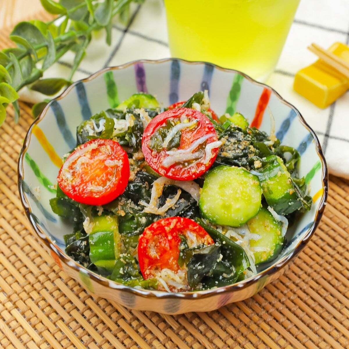 【わかめ、暑い日はコレが正解】箸休めにピッタリ！わかめで作る、ごちそうサラダレシピ3選