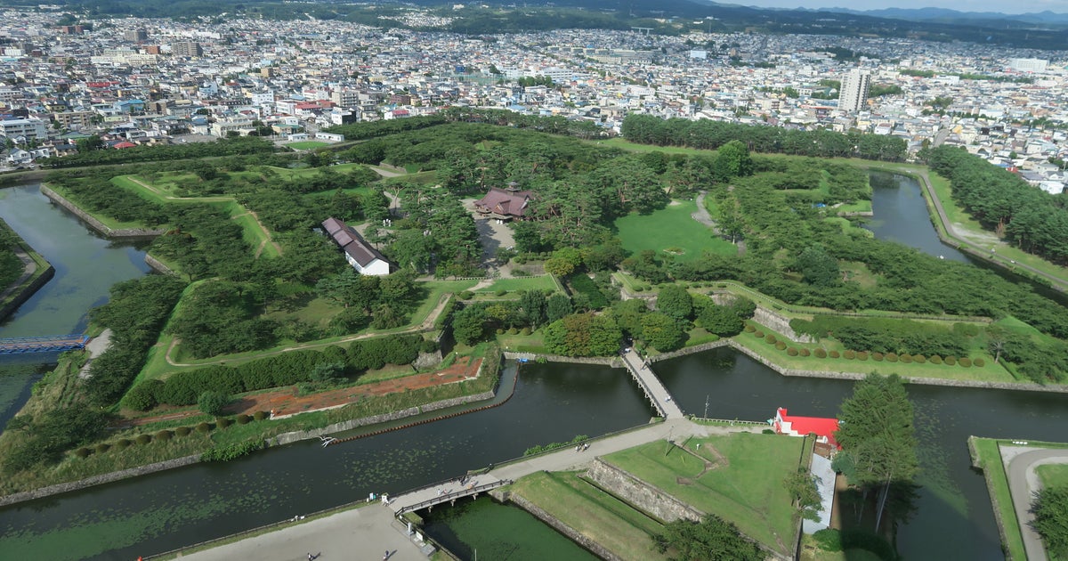 函館・五稜郭の桜が満開！ピンク色の星形五稜郭に「圧巻のうつくしさ」と反響