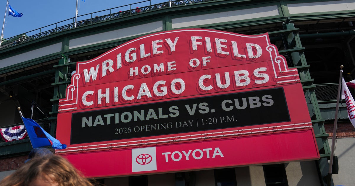 大リーグ球場に巨大なネズミが乱入。選手ベンチ前を駆け抜け恐怖に陥れる