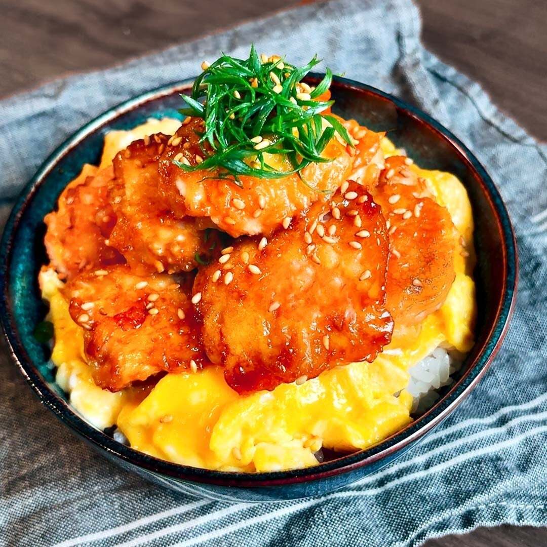 【鶏むね肉、特売でまとめ買いして】簡単なのにご飯がすすむ！鶏むね肉の絶品おかず4選＆冷凍保存法
