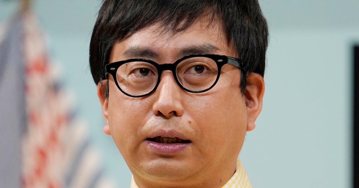 おいでやす小田、『梨泰院クラス』韓国俳優風に激変！⇨前髪ぱっつん&ピンクヘアで「華がある」「イジリ―岡田さんに似てる」