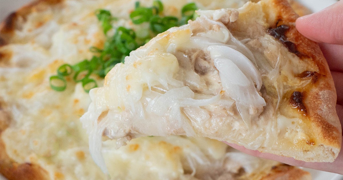 【新玉ねぎでこれ作らないのはもったいない】今の時期リピート確定！新玉ねぎとツナのピザ