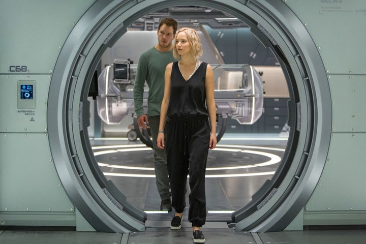 Jennifer Lawrence and Chris Pratt in Passengers