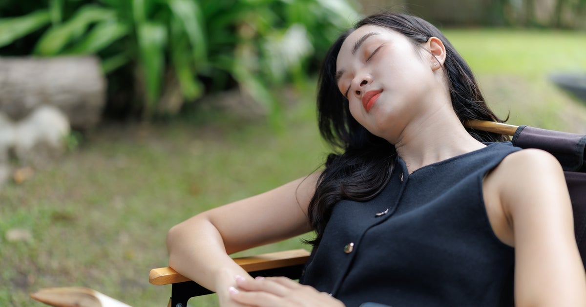 昼寝は5分だけでも効果あり。頭がスッキリするだけじゃない、嬉しいメリットがある理由