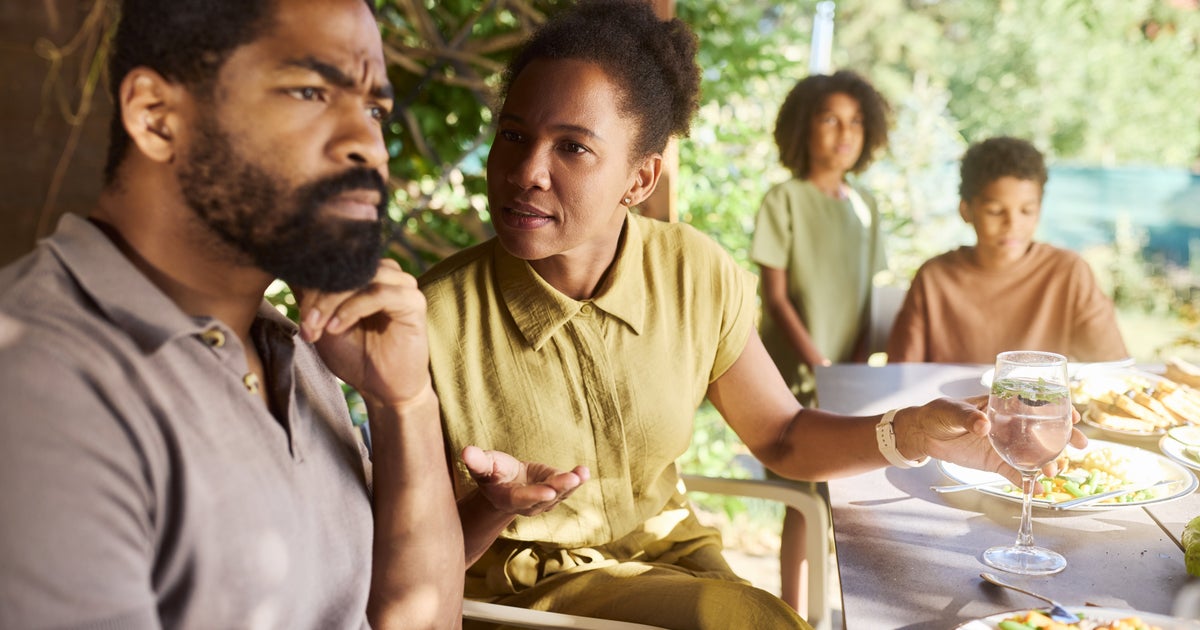 If Your Family Is Frustratingly Lazy About Staying Close, There's A Term For That