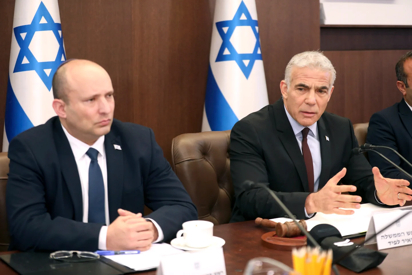 2 former Israeli PMs join to cefeat Bibi