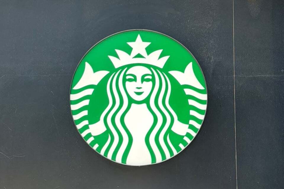 「背徳すぎる！」「破壊力ばつぐん」スタバの『390円甘じょっぱスイーツ』何回でも食べたくなっちゃうウマさなの！《実食レビュー》