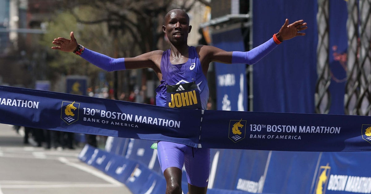 ボストンマラソン、ゴール直前でランナーを襲った緊急事態。その後の展開にネット絶賛「心温まる瞬間」