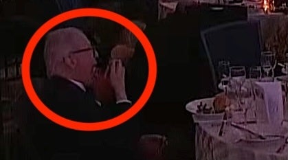 トランプ晩餐会発砲事件の中、ひとりサラダを食べ続けた男性。なぜ隠れなかった？その理由を語る